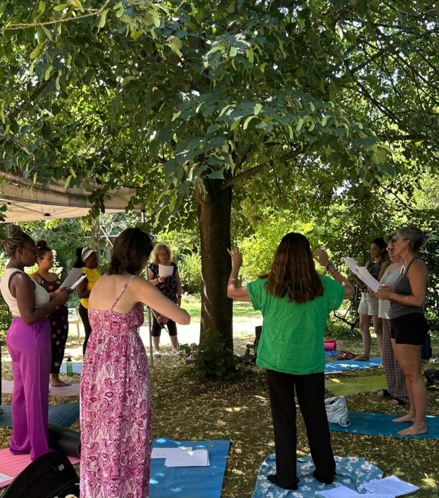 Participantes à l’atelier de chant Entre Femmes en Voix